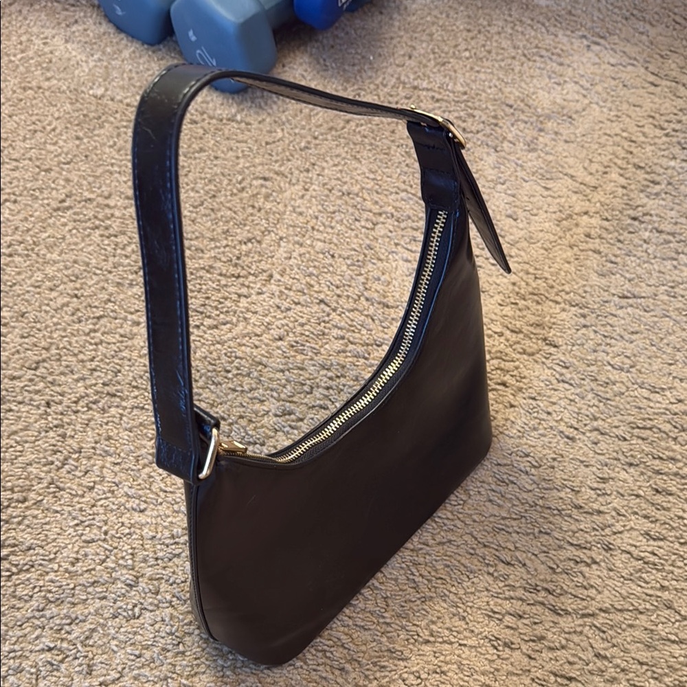 Elegant Black Leather Shoulder Bag